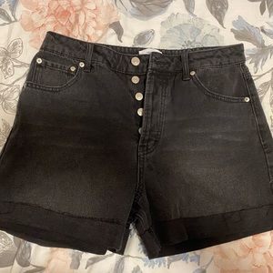 Forever 21 size 29 black high waisted jean shorts